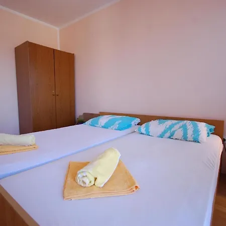 Apartment Fuer 4 Personen Ca 46 Qm In Njivice, Kvarner Bucht Krk