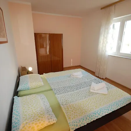 Apartment Fuer 4 Personen Ca 46 Qm In Njivice, Kvarner Bucht Krk *