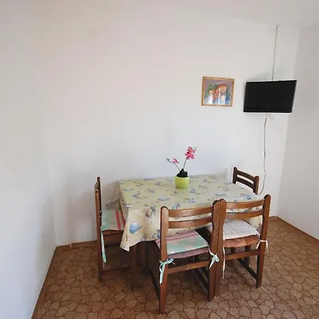 Apartment Fuer 4 Personen Ca 46 Qm In Njivice, Kvarner Bucht Krk